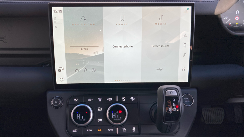 Land Rover Defender 3.0 D250 X-Dynamic SE 90 3dr Auto Diesel Estate